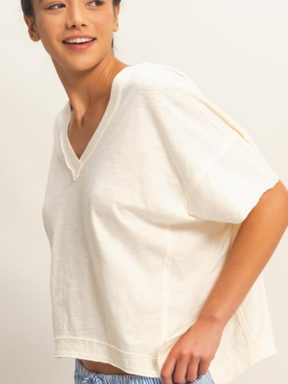 194 | Knit Boxy Crop V-Neck Short Sleeve Tee- Cream